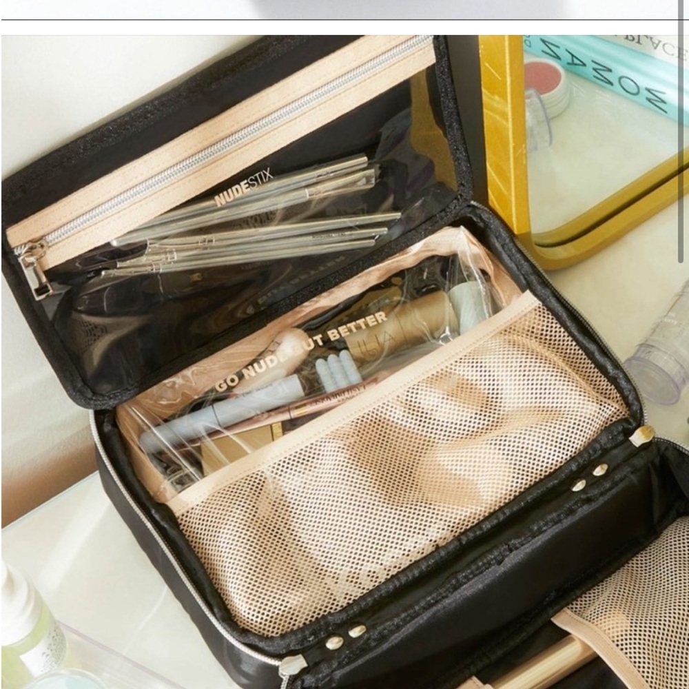 NUDESTIX Hanging Cosmetics Case/Toiletries Case - Picture 2 of 12